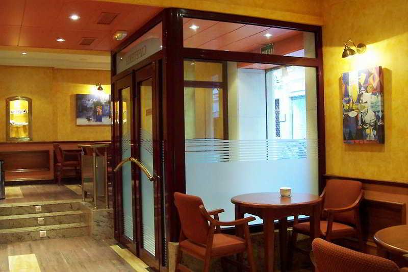 Hotel Victoria Linares  Buitenkant foto